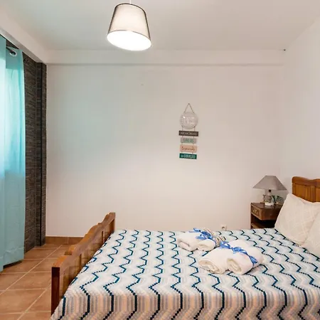 Time-traveler's Paradise In Gois Gæstehus Juncal (Leiria)